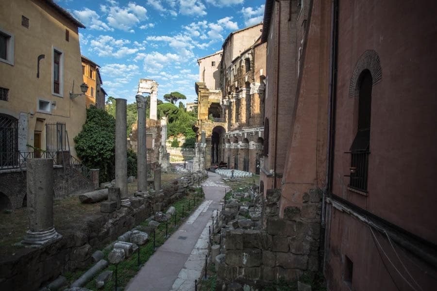 GYG Street Food Tour Teatro di Marcello
