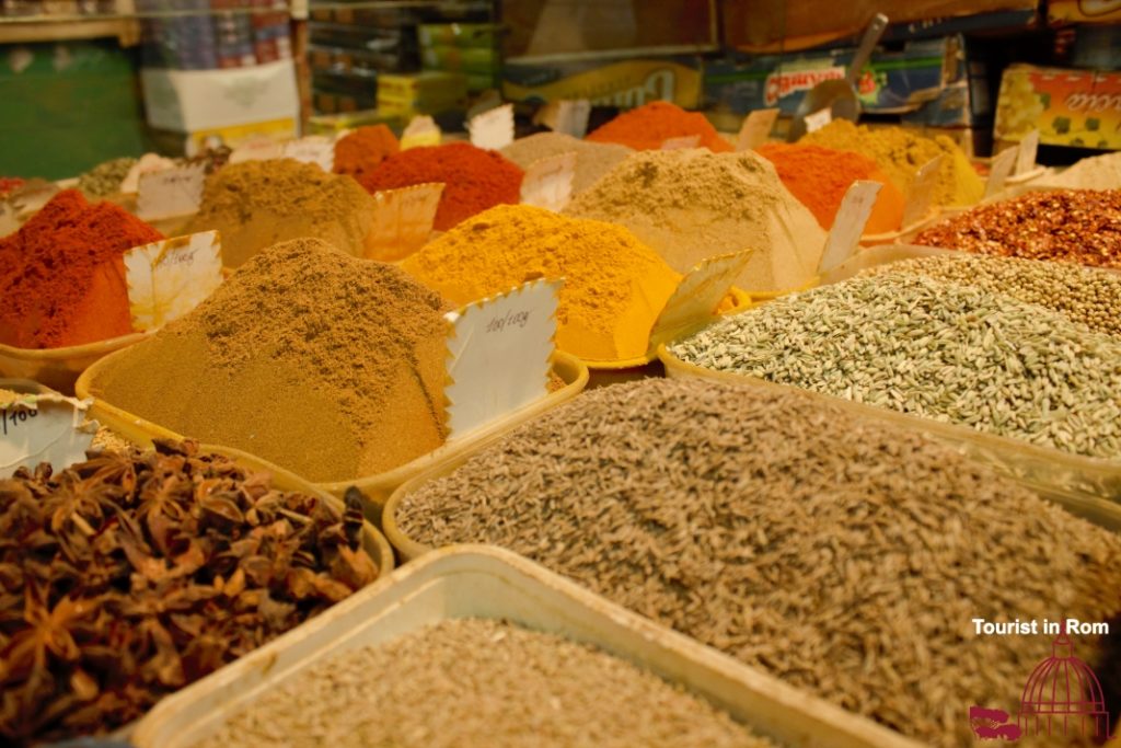 Markets, Groceries and Supermarkets in Rome