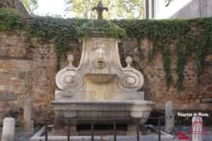 Via Giulia Maskaron Brunnen Maskenbrunnen