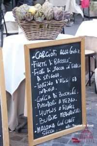 Bacheca dei menu nel ghetto di Roma