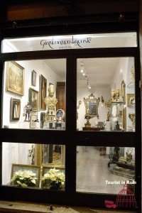 Shopping in Rome Art Via dei Coronari