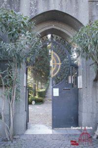 Aventin Testaccio Eingang Auslaenderfriedhof Rom