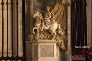 Basilica di San Pietro Statua di Carlo Magno