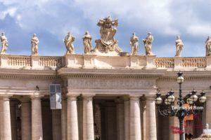 St. Peter's square statues and emblem of Alexander VI