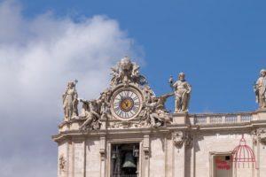 St. Peter's Square left clock "oltremontano" St. Peter's Square left clock "oltremontano"