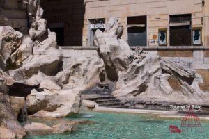 Brunnen der Liebenden beim Trevi Brunnen