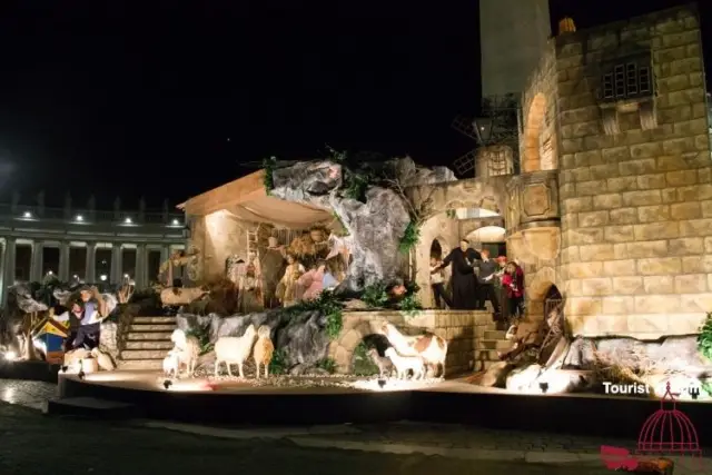 Christmas Crib 2016 on St. Peter's Square 27