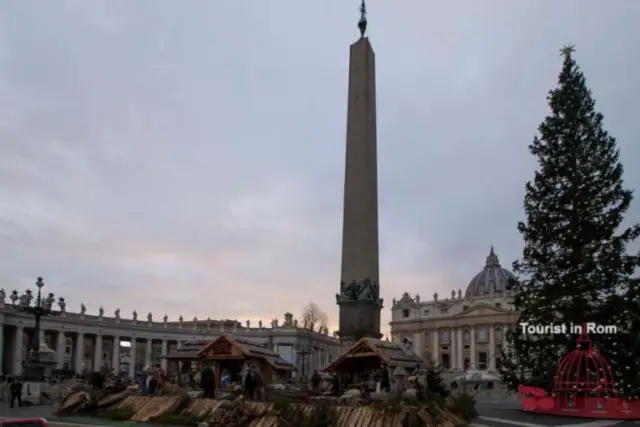 St. Peter's nativity scene · Nativity St Peter's Square 2019 19