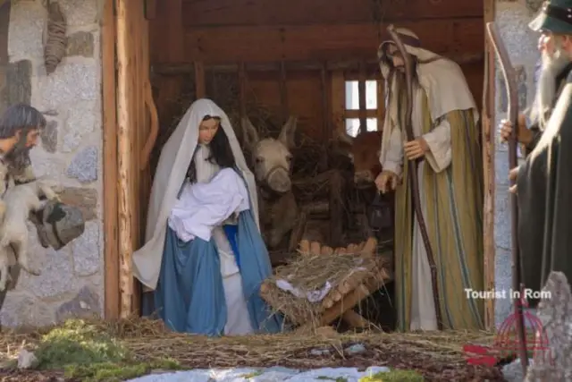 St. Peter's nativity scene · Nativity St Peter's Square 2019 8