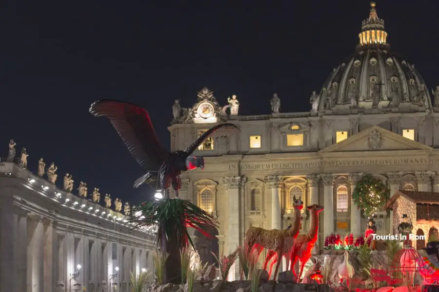 Piazza San Pietro Presepe 2021 di sera Condor e lama