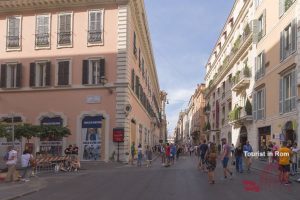 Rome spring Via del Corso Shopping