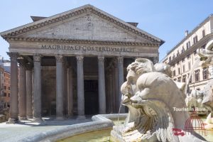 Fronte del Pantheon