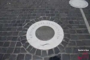 Zentrum der Säulen des Bernini Zentrum der Säulen des Bernini