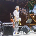 Paolo Fresu spielt Trompete auf der Bühne der Casa del Jazz in Rom bei einem Jazzkonzert