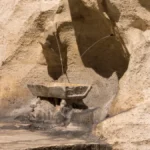 Detail der Fontana degli Innamorati, auch Brunnen der Verliebten genannt, am berühmten Trevi-Brunnen in Rom